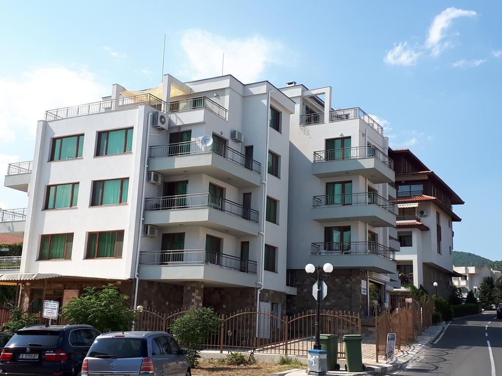 Black Sea Apartments Sveti Vlas Exteriör bild